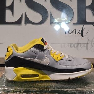 Nike Air Max 90 Leather GS 'Go The Extra Smile' Youth Sz 6Y #DQ0570-001